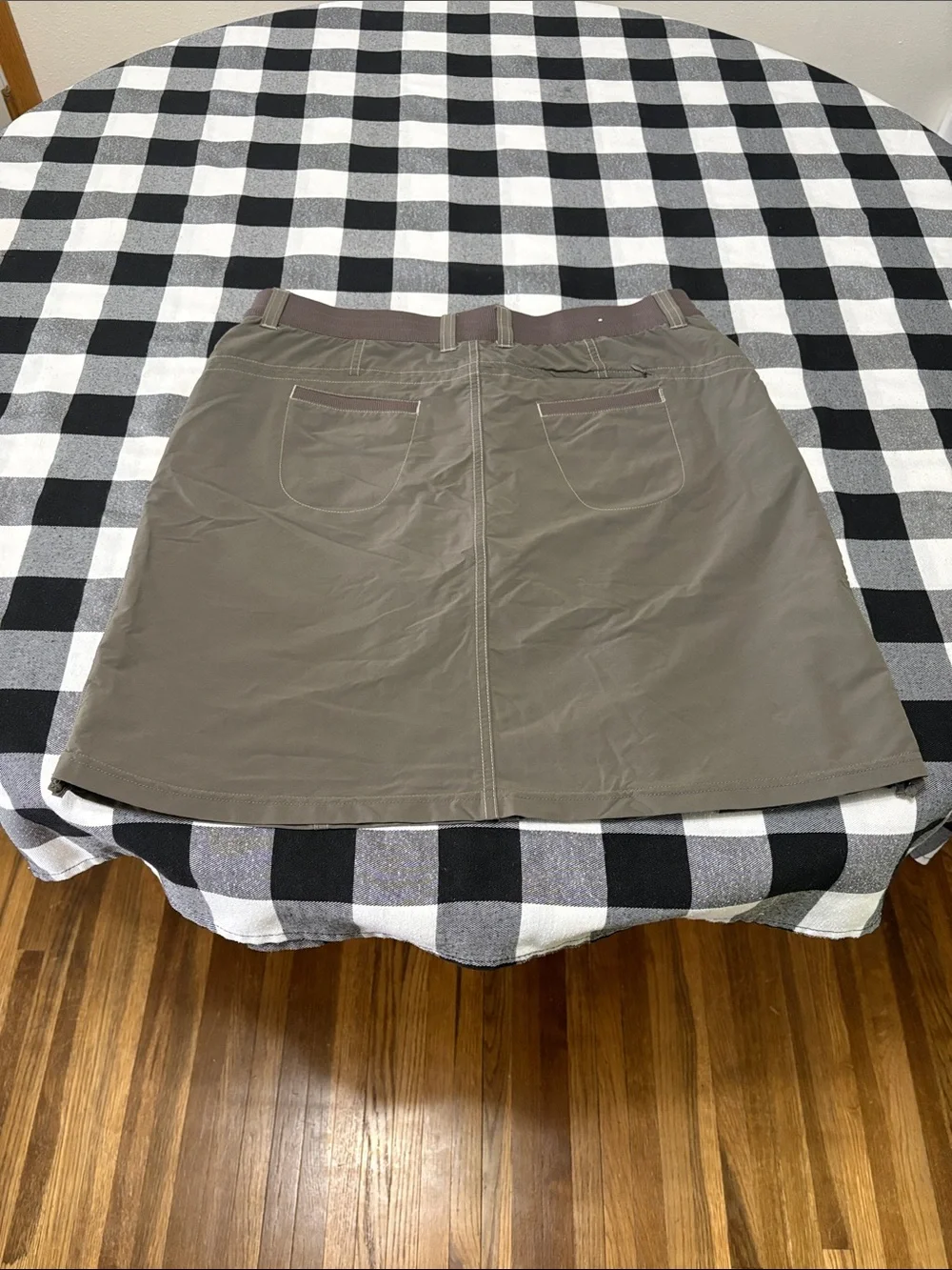 KUHL Women’s Durango Skirt Skort Shorts Gray Green Size 10 Hiking Pockets Ruched